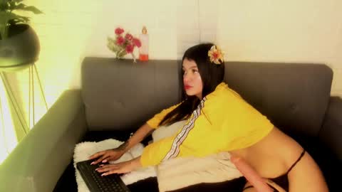 Snapshot of karina_gomez_18 chatting on October 6, 11:38 am Kari online show from October 6, 11:38 am