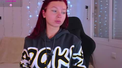 Snapshot of karinchik_ chatting on March 1, 7:15 pm Karina online show from March 1, 7:15 pm
