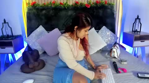 Snapshot of karla_gonzaless chatting on February 2, 3:49 pm Karla Gonzaless online show from February 2, 3:49 pm