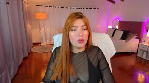 Snapshot of karla_hill_28 chatting on September 14, 4:32 am Karlita online show from September 14, 4:32 am
