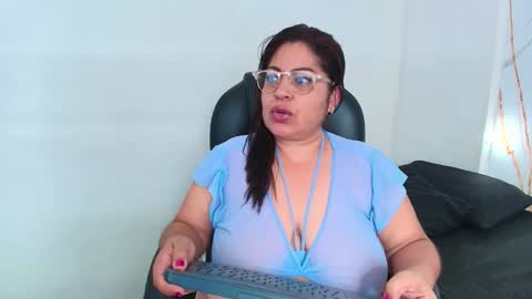 karla_hilton1 online show from February 2, 1:21 pm