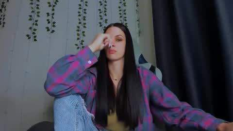 karla_lim online show from November 28, 10:35 pm