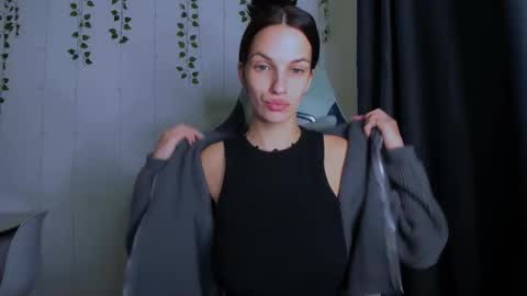 karla_lim online show from October 7, 4:44 pm