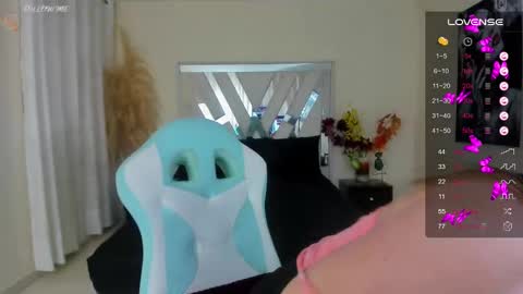 Snapshot of karla_rodriguezx chatting on February 26, 12:38 pm karla rodriguez online show from February 26, 12:38 pm