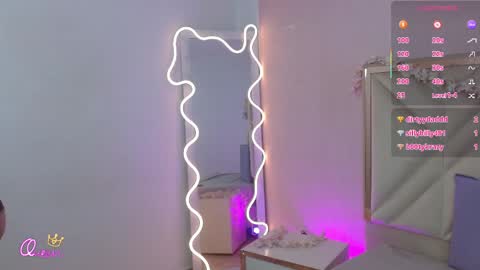 karla_tay1 online show from May 13, 12:00 pm
