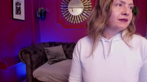 carla  online show from November 27, 5:43 am