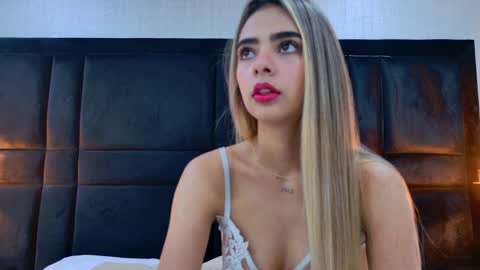 Karla Ortiz  online show from March 30, 1:00 pm