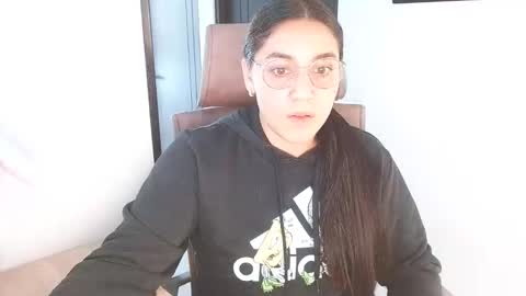 Snapshot of karlie_kloy chatting on September 22, 2:37 pm kloy online show from September 22, 2:37 pm