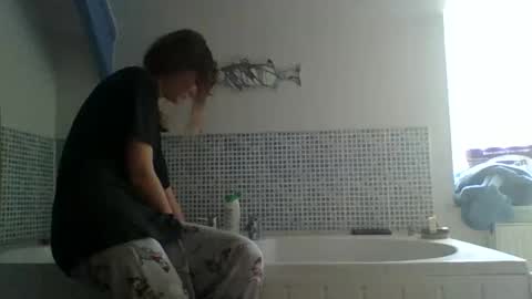 Karma Queen online show from April 4, 9:30 am