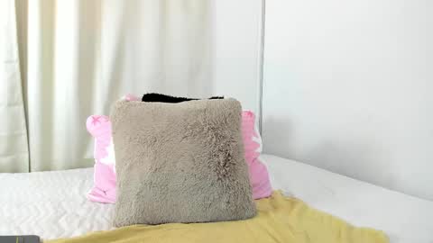 karol_w10 online show from February 27, 7:37 pm