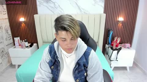 Karoll online show from February 17, 2:09 am