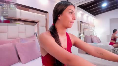 Snapshot of karolgaviria chatting on October 6, 11:49 am Karol online show from October 6, 11:49 am