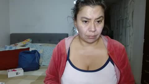 Snapshot of karolhot_x chatting on January 1, 5:54 am karol online show from January 1, 5:54 am