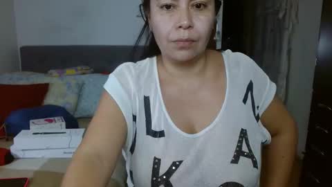 Snapshot of karolhot_x chatting on February 24, 4:47 am karol online show from February 24, 4:47 am