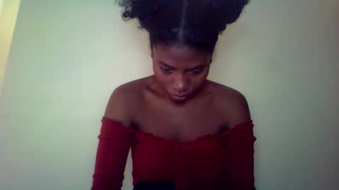 karoliee online show from April 26, 6:22 am