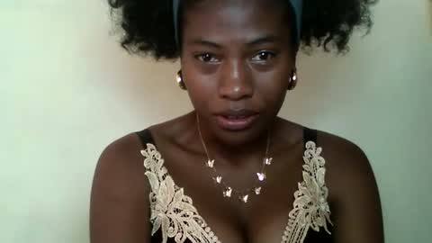 karoliee online show from April 21, 5:58 am