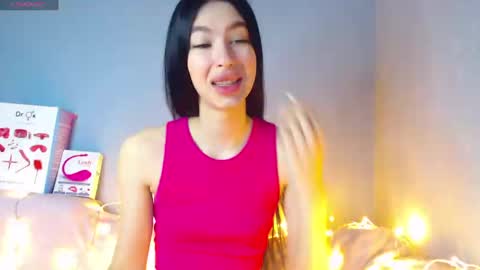 Snapshot of karolina_hottie_ chatting on December 27, 3:31 am Kira online show from December 27, 3:31 am