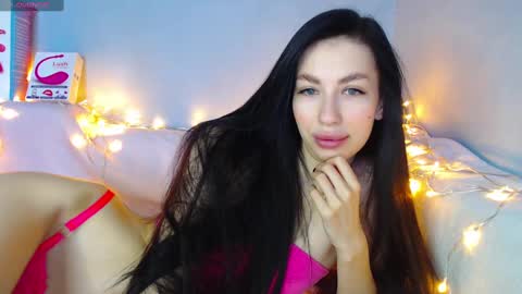 Snapshot of karolina_hottie_ chatting on February 23, 3:18 am Kira online show from February 23, 3:18 am