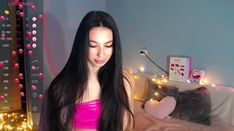 Snapshot of karolina_hottie_ chatting on October 13, 1:52 am Kira online show from October 13, 1:52 am