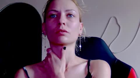 karoline121 online show from November 15, 10:16 am