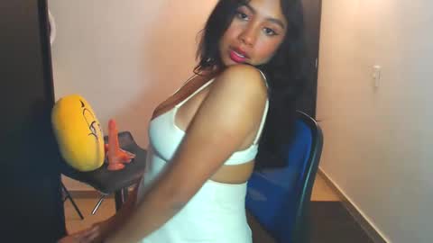 Snapshot of karolinecute chatting on February 24, 5:41 am karolinecute online show from February 24, 5:41 am