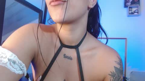 Snapshot of karolinna_xxx chatting on October 28, 1:50 pm Caro online show from October 28, 1:50 pm