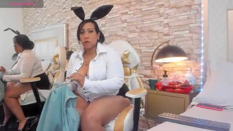 karolwestt online show from October 6, 1:17 pm