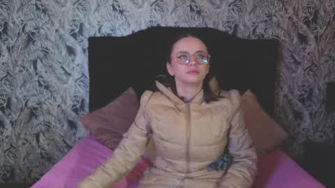 kassandra james online show from January 9, 1:04 pm