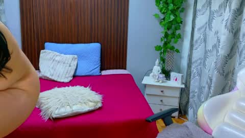 kate online show from April 5, 9:36 pm