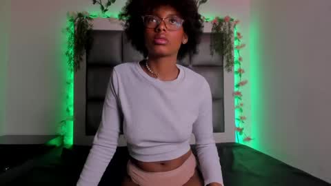 kataleya_js_ online show from May 26, 10:09 pm