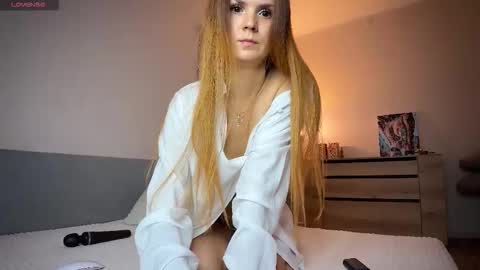 Snapshot of kate__love chatting on October 16, 7:33 am Kate online show from October 16, 7:33 am