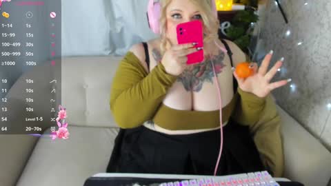 Snapshot of kate_jenny_ chatting on December 17, 4:11 pm Katarina online show from December 17, 4:11 pm