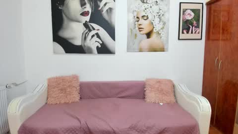 Anna online show from March 5, 5:36 am