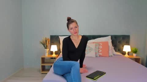Snapshot of katerina_ray chatting on December 3, 2:45 am Katerina GTM2 Mo Tu Th Fr Sa Su 3am-10am online show from December 3, 2:45 am