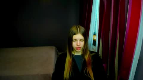 Snapshot of katesantanas chatting on October 11, 5:45 am katesantanas online show from October 11, 5:45 am