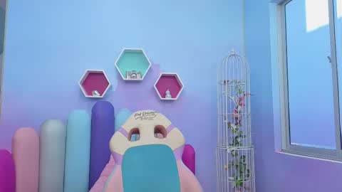 Kate Skinny  online show from December 3, 11:23 am