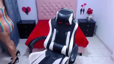 kate Tompson online show from February 23, 1:23 pm