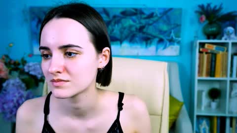 katewillows online show from March 20, 5:56 am