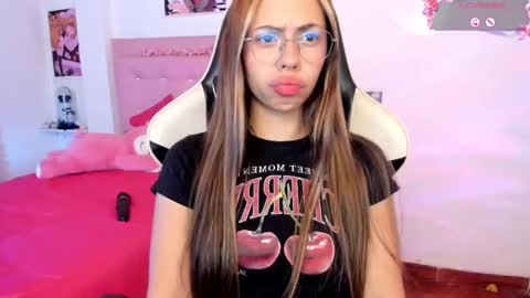 valentina  online show from November 15, 12:00 am