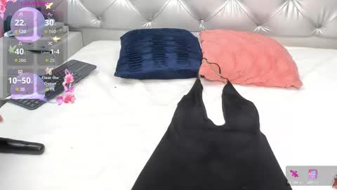 Snapshot of katiajones_vc chatting on October 11, 8:22 pm katiajones_vc online show from October 11, 8:22 pm