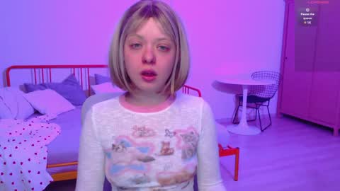 Snapshot of katie_deville chatting on December 6, 10:49 am Katie Deville online show from December 6, 10:49 am