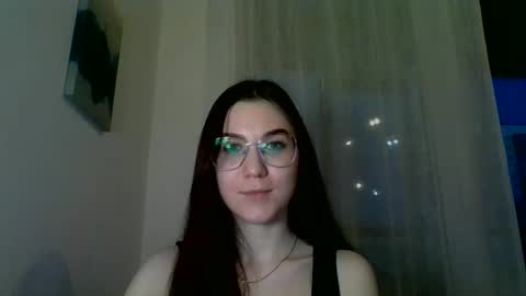 Snapshot of katie_foxi chatting on March 7, 4:11 pm katie_foxi online show from March 7, 4:11 pm