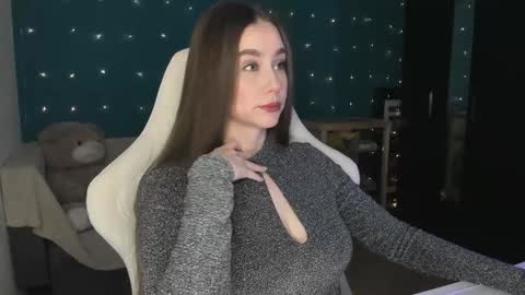 Snapshot of katie_taylorr chatting on December 24, 10:49 pm Katie online show from December 24, 10:49 pm