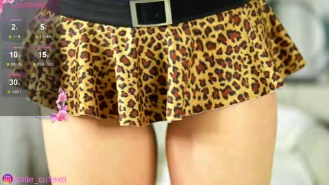 KatieCutieeXoo online show from May 19, 6:59 pm