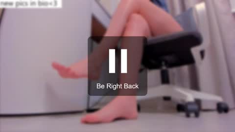 Miss Katie online show from November 4, 2:22 pm