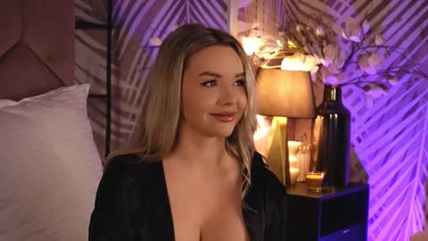 KatJolie online show from November 25, 9:26 pm