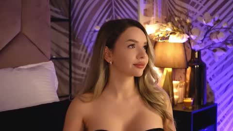 KatJolie online show from November 17, 8:53 pm