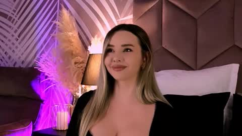 Snapshot of katjolie chatting on October 20, 7:28 pm KatJolie online show from October 20, 7:28 pm
