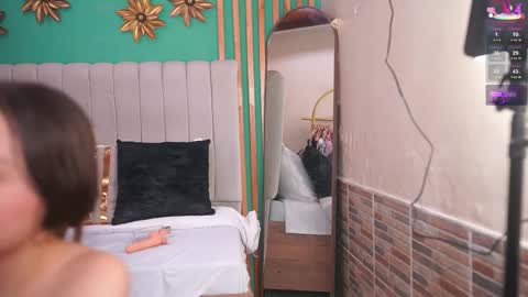 Snapshot of katlyn_martins chatting on September 24, 8:30 pm K A T L Y N online show from September 24, 8:30 pm