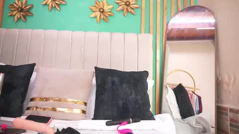 Snapshot of katlyn_martins chatting on September 14, 7:34 pm K A T L Y N online show from September 14, 7:34 pm